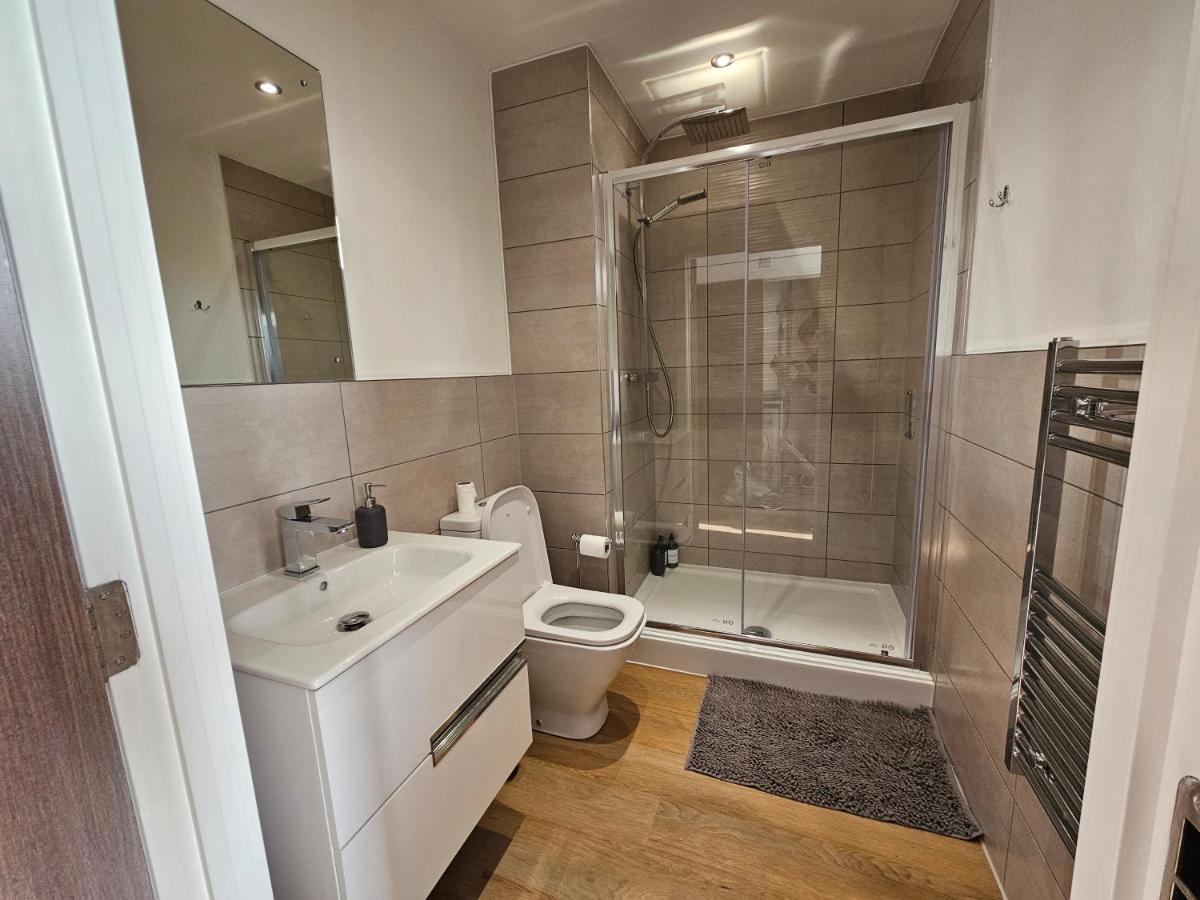 Brand New Trafford Apartment Manchester Extérieur photo