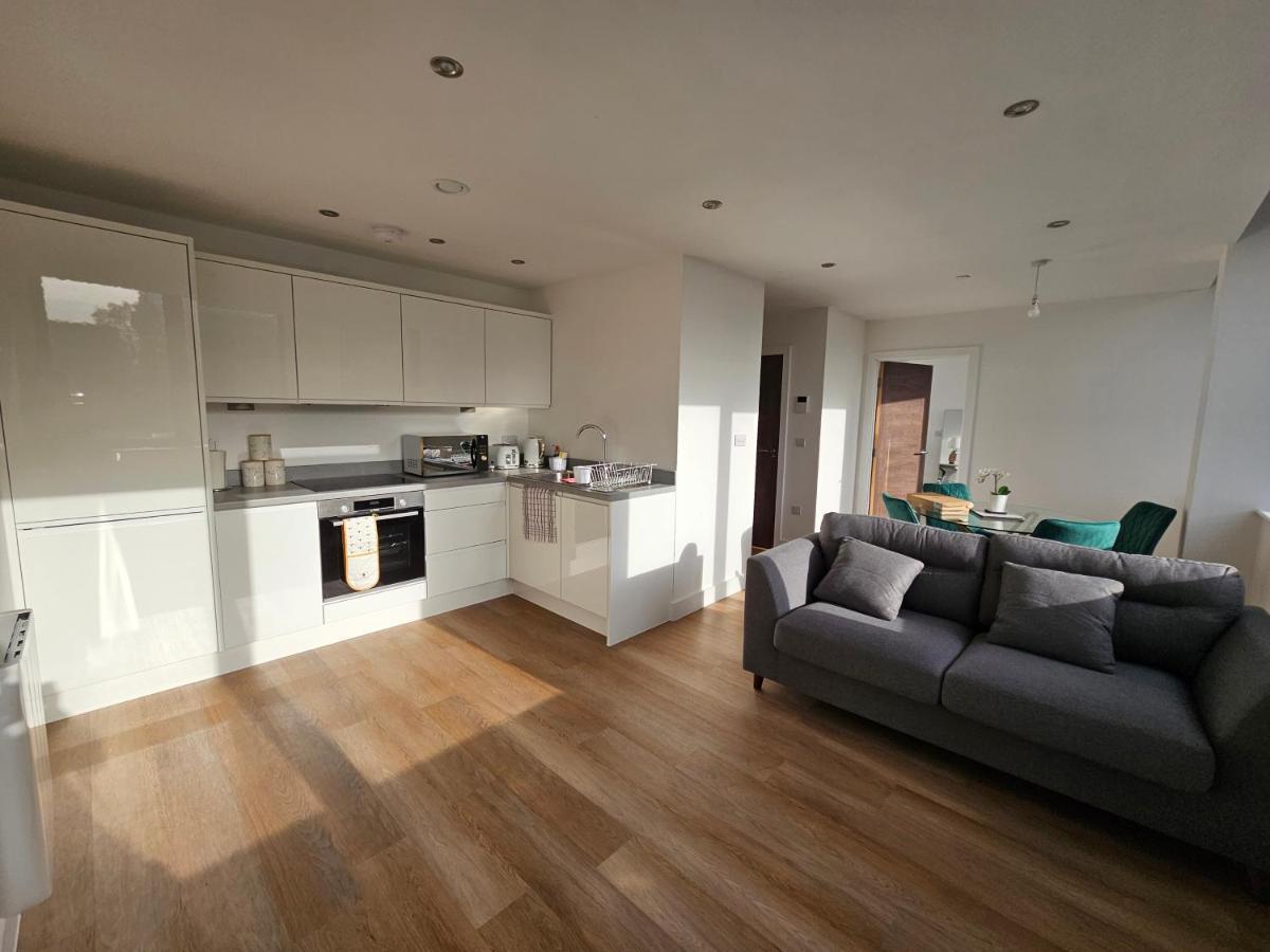 Brand New Trafford Apartment Manchester Extérieur photo