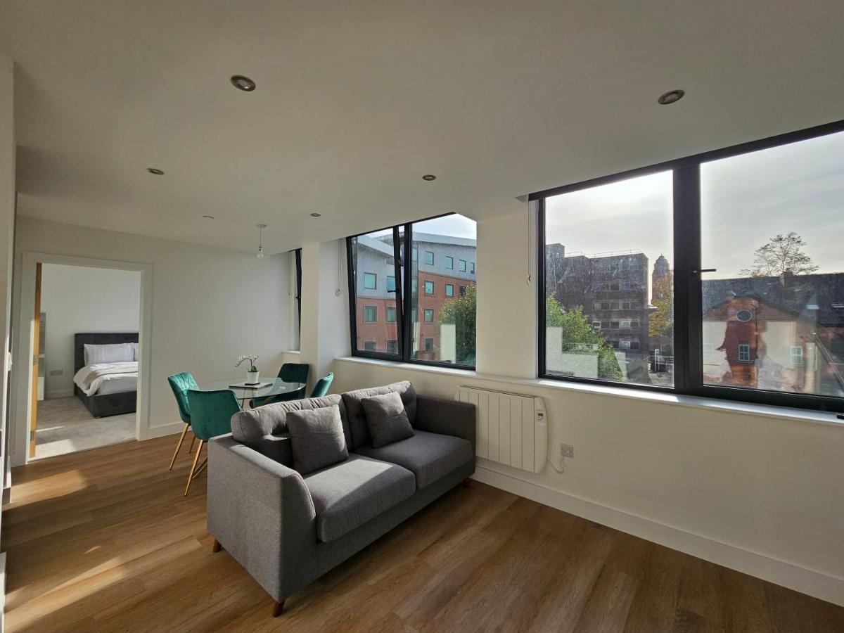 Brand New Trafford Apartment Manchester Extérieur photo